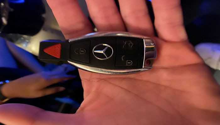 高雄辦門號換現金-缺錢找我，別人不幫你，我幫你，只要你有誠信交給我